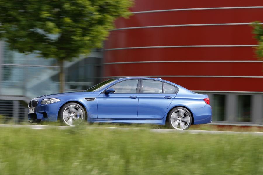  BMW M5 2011 года  (фото 209 из 344)